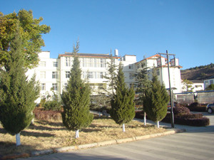 麗江民族中等專業(yè)學(xué)校