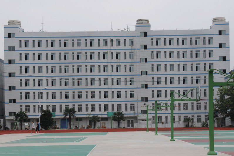 襄陽市致遠中學（原襄樊鐵一中）