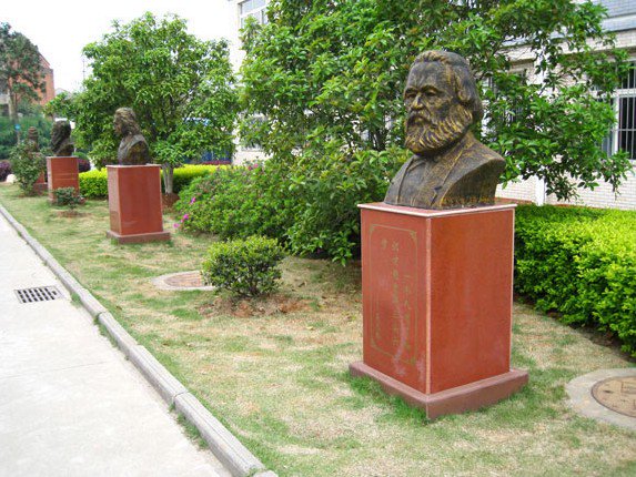 武漢經(jīng)濟技術(shù)開發(fā)區(qū)新城小學(xué)圖片