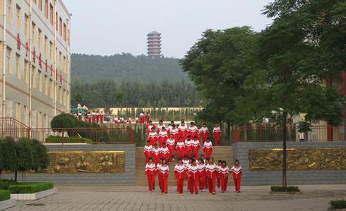 昌樂(lè)第一中學(xué)初中部（昌樂(lè)一中初中部）