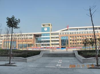 濰坊市育華學(xué)校（中學(xué)部）圖片