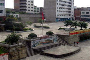 達(dá)縣堡子職業(yè)中學(xué)圖片